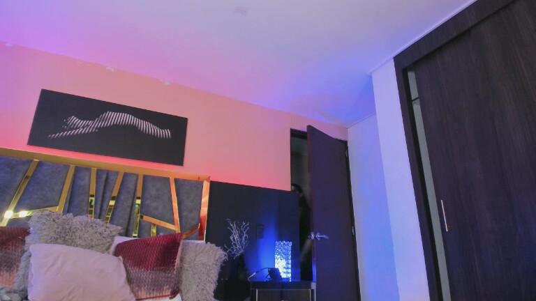 ChloeConnorr's Streamate show and profile